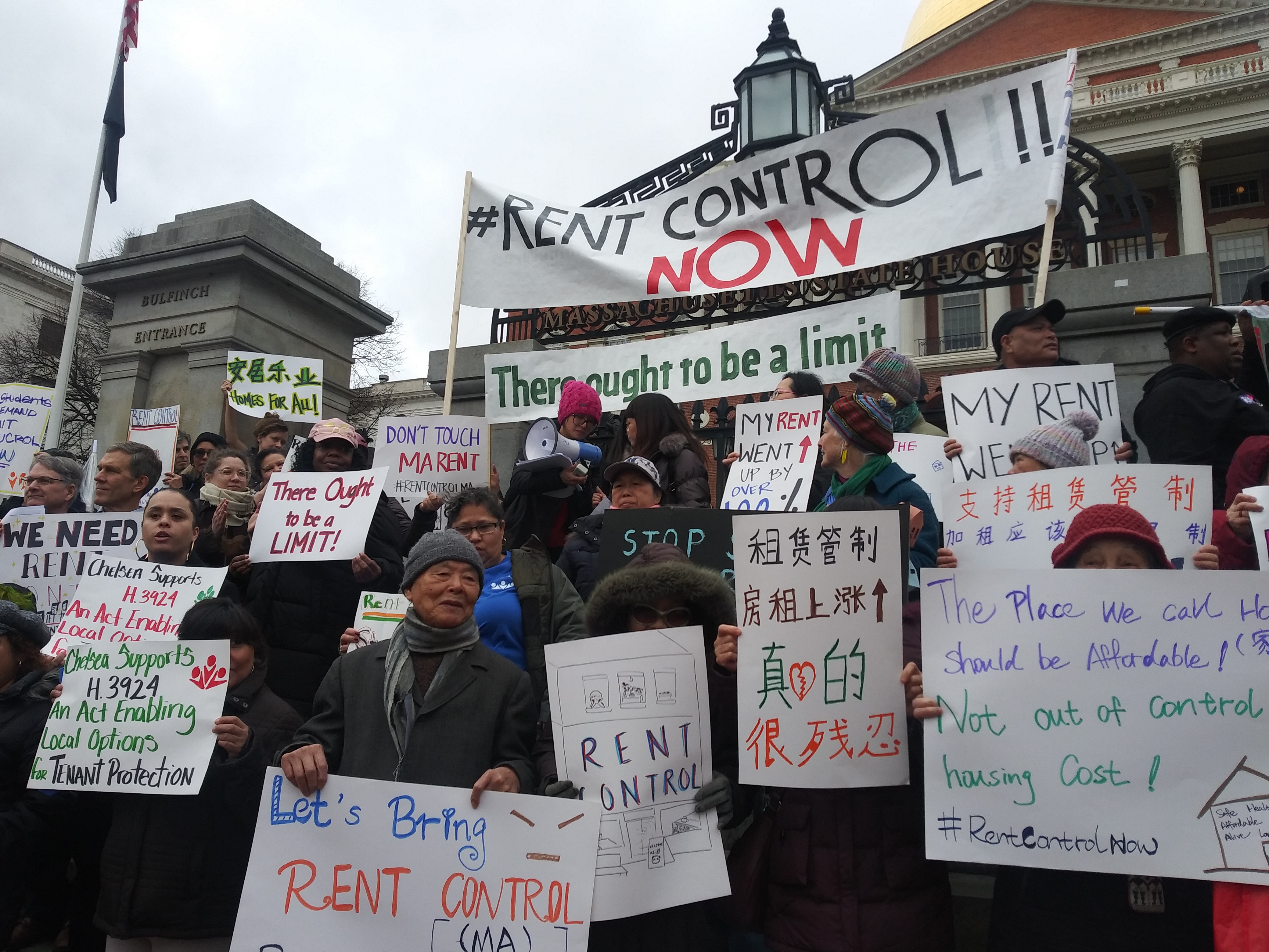 Hearing on rent control draws supportive tenants and activists